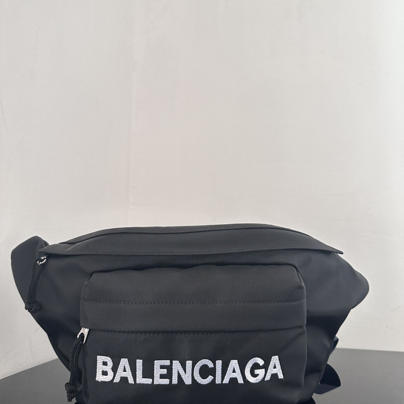 Ba*len*cia*ga waist & chest packs